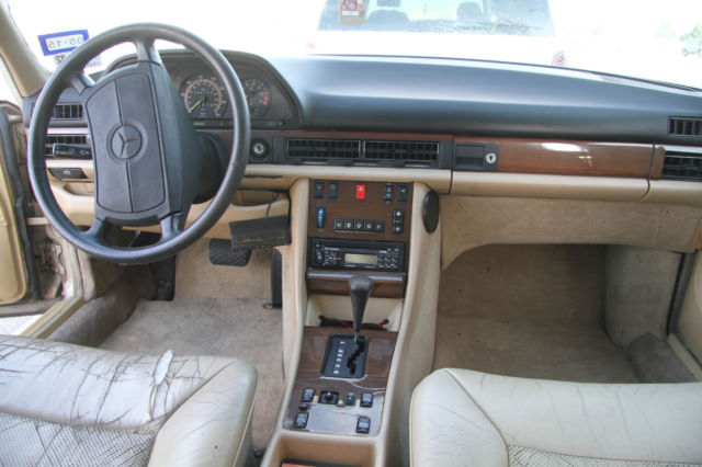 1989 Mercedes-Benz 300-Series Base Sedan 4-Door - photo 7