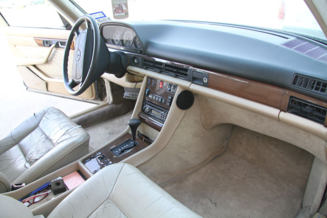 1989 Mercedes-Benz 300-Series Base Sedan 4-Door - photo 8