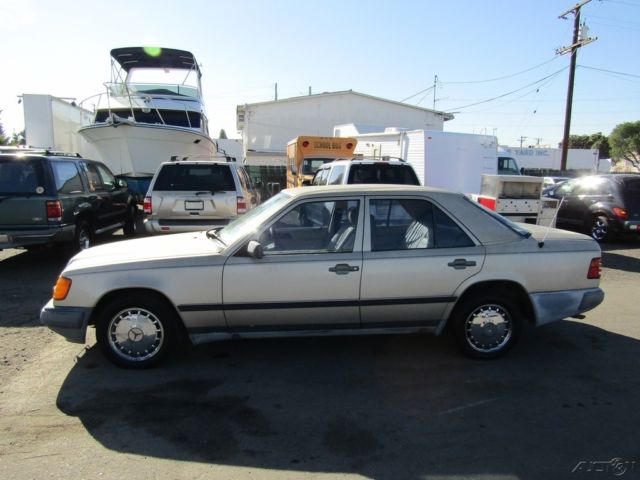 1989 Mercedes-Benz 300-Series 4 Dr - photo 2