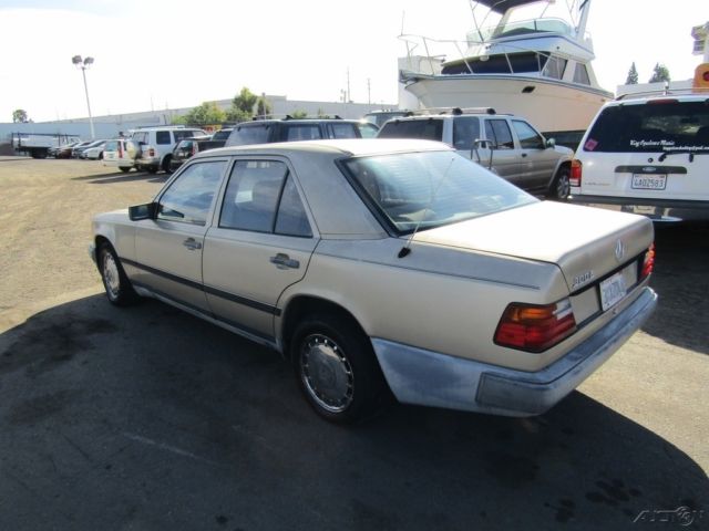 1989 Mercedes-Benz 300-Series 4 Dr - photo 3