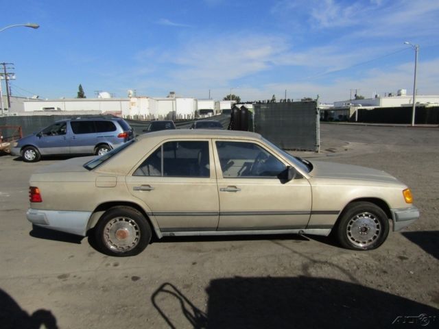 1989 Mercedes-Benz 300-Series 4 Dr - photo 6