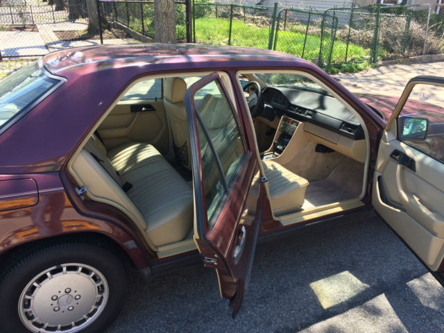 1989 Mercedes-Benz 300-Series Base Sedan 4-Door - photo 6