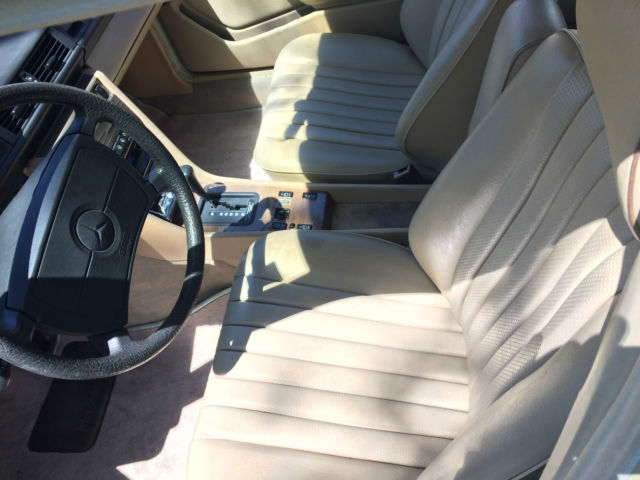 1989 Mercedes-Benz 300-Series Base Sedan 4-Door - photo 8