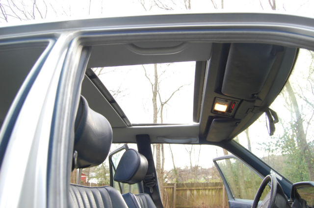 1989 Mercedes-Benz 300-Series - photo 11