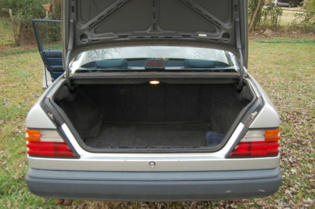 1989 Mercedes-Benz 300-Series - photo 13