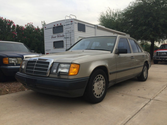 1989 Mercedes-Benz 300E Base Sedan 4-Door 3.0L NO RESERVE 1989 Mercedes-Benz 300-Series Base Sedan 4-Door