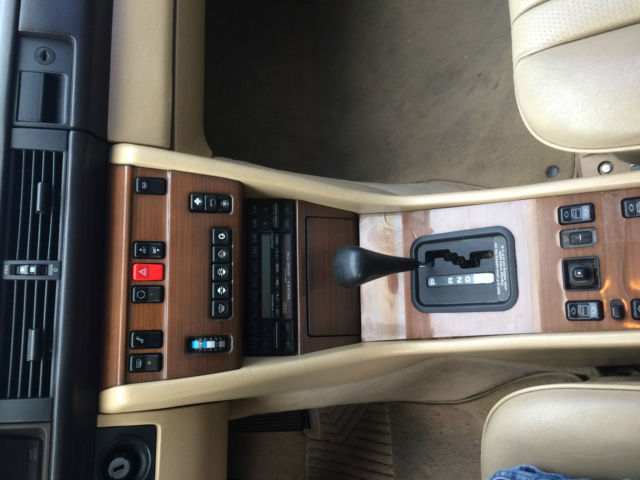 1989 Mercedes-Benz 300-Series Base Sedan 4-Door - photo 8