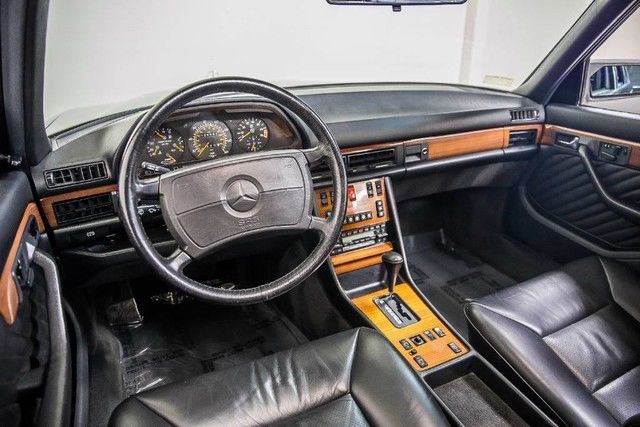 1989 Mercedes-Benz 300-Series Base Sedan 4-Door - photo 2