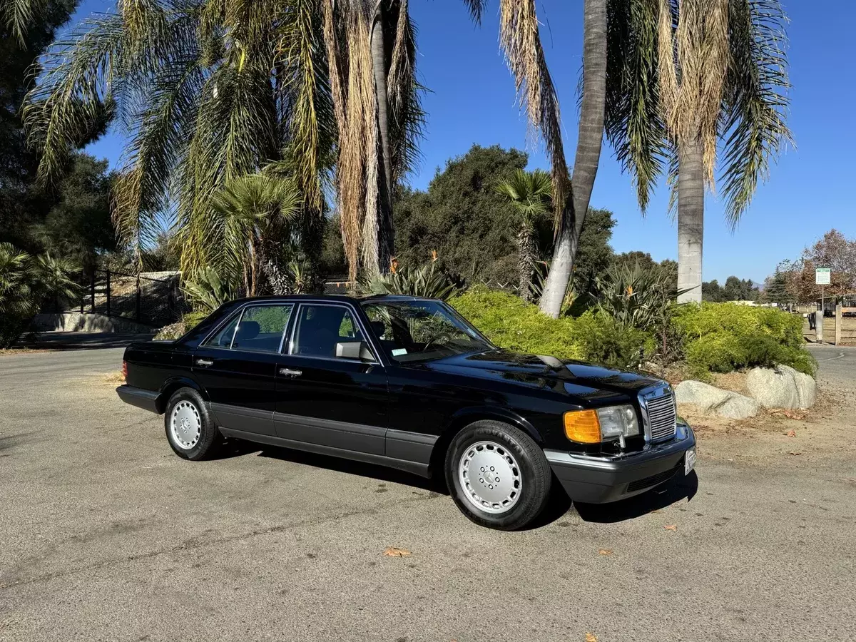 1989 Mercedes-Benz 300SE Sedan Black SE 1989 Mercedes-Benz 300-Series SE