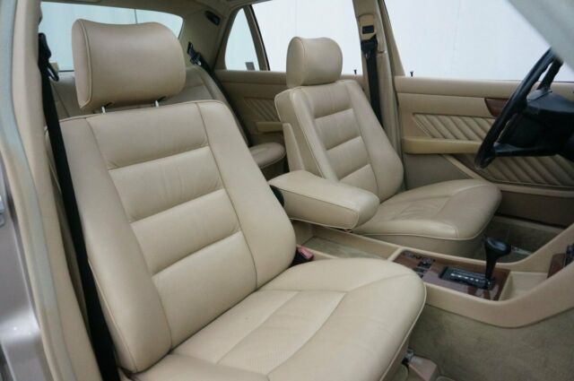 1989 Mercedes-Benz 300SEL -- - photo 10