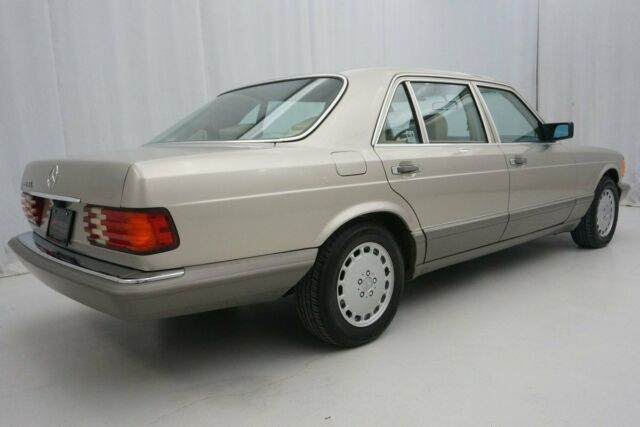 1989 Mercedes-Benz 300SEL -- - photo 4