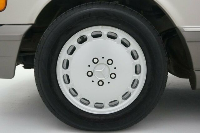 1989 Mercedes-Benz 300SEL -- - photo 5
