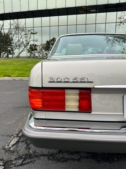 1989 Mercedes-Benz 300-Series - photo 13