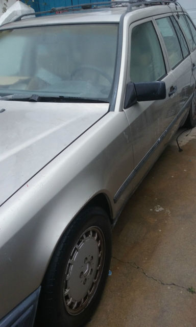 1989 Mercedes Benz 300TE Wagon 3rd Row Seat Classic! NO Reserve 1989 Mercedes-Benz 300-Series