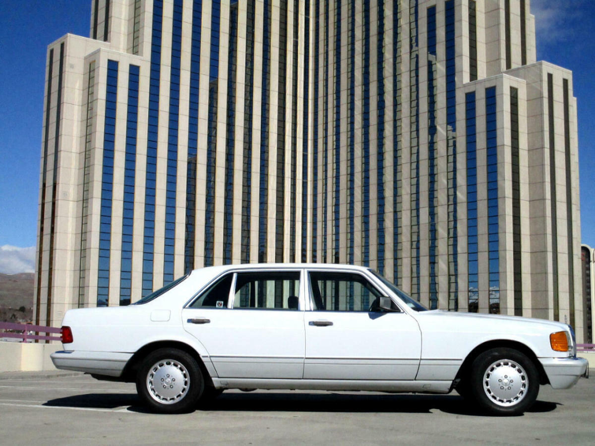 1989 Mercedes-Benz 400-Series 4dr Sedan 420SEL Auto - photo 2