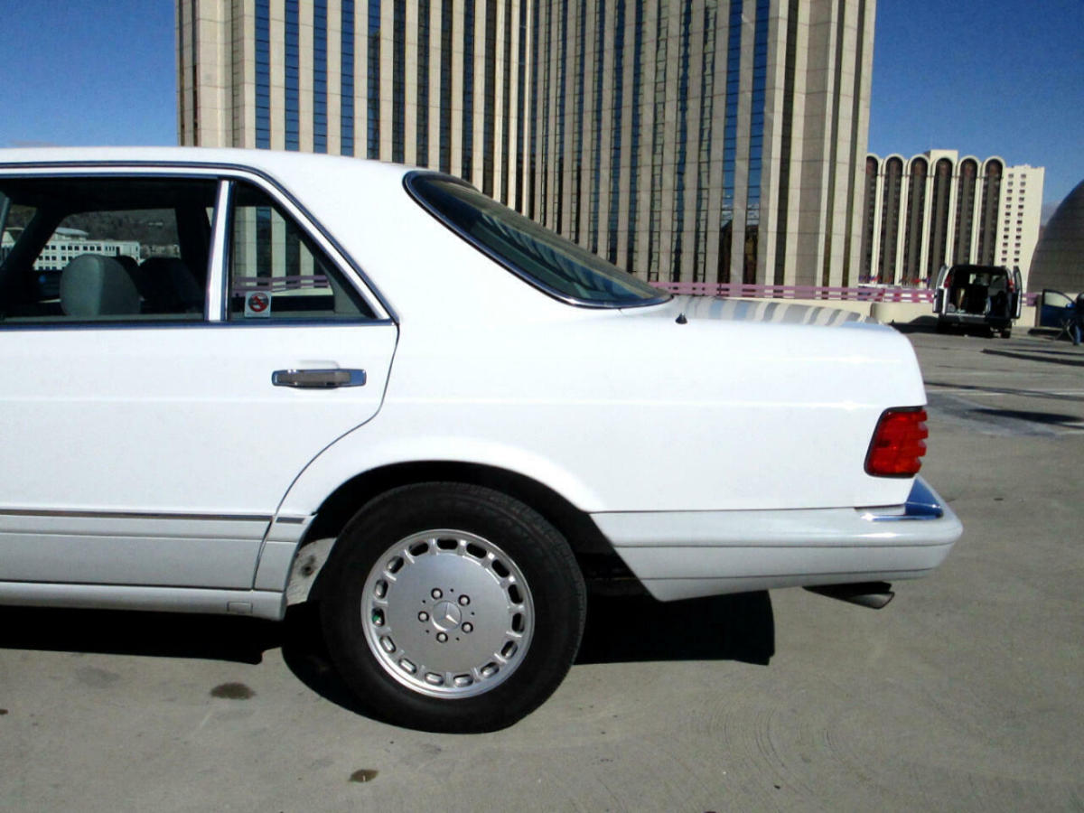 1989 Mercedes-Benz 400-Series 4dr Sedan 420SEL Auto - photo 5