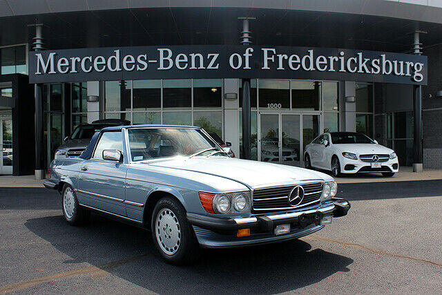 1989 Mercedes-Benz 500-Class 560 SL 1989 Mercedes-Benz SL-Class