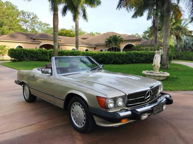 1989 Mercedes-Benz 560-Class 560 SL Automatic 2-Door Convertible 1989 Mercedes-Benz SL-Class 560-Class 560 SL