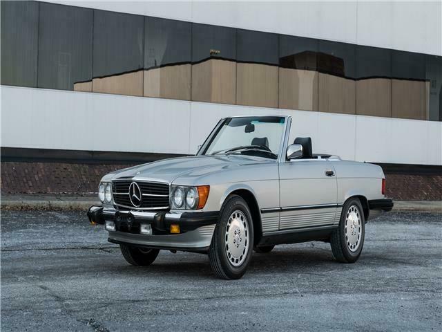 1989 Mercedes-Benz 560 SL 8 Cylinder Engine 5.6L/338 Automatic 1989 Mercedes-Benz SL-Class --