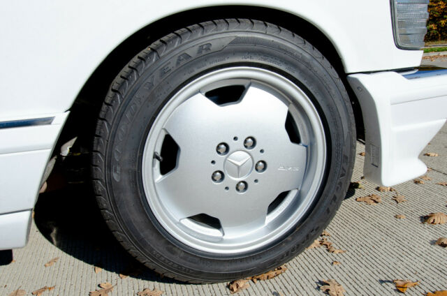 1989 Mercedes-Benz 500-Series 560SEC - photo 6