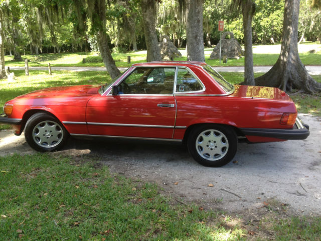 1989 Mercedes-Benz 560SL- All Original - Low Mileage-2 Tops Convertible Roadster 1989 Mercedes-Benz SL-Class