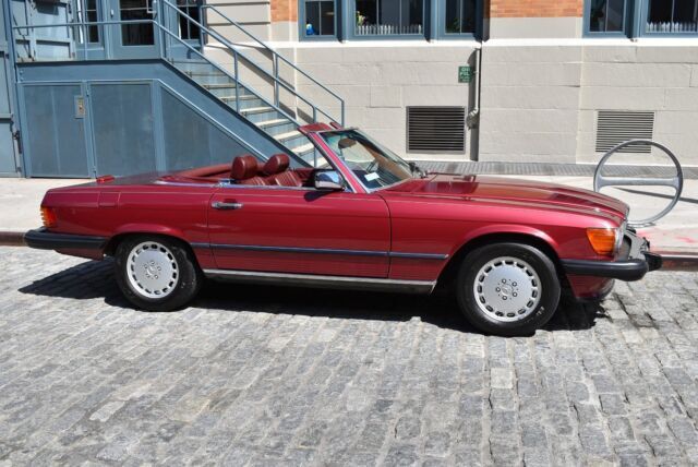 1989 Mercedes-Benz 560SL - Almandine Red - photo 2