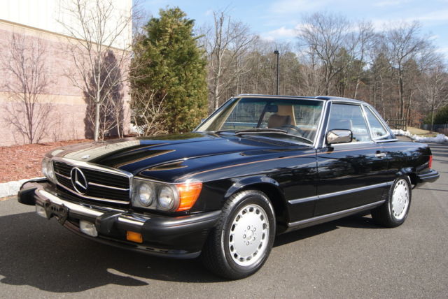 1989 Mercedes-Benz 560SL Black/Palomino ONE OWNER 14k MILES INVESTMENT GRADE 1989 Mercedes-Benz 500-Series Base Convertible 2-Door