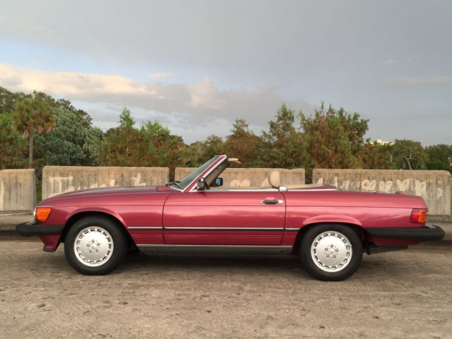 1989 Mercedes-Benz SL-Class 560SL in Garnet Red Metallic w. Parchment leather
