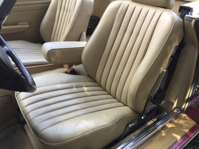 1989 Mercedes-Benz SL-Class 560SL in Garnet Red Metallic w. Parchment leather - photo 11