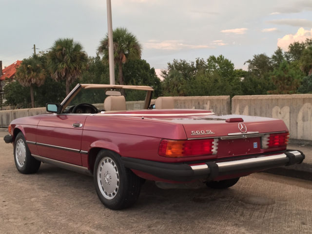 1989 Mercedes-Benz SL-Class 560SL in Garnet Red Metallic w. Parchment leather - photo 3