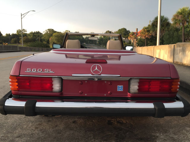 1989 Mercedes-Benz SL-Class 560SL in Garnet Red Metallic w. Parchment leather - photo 7