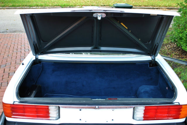 1989 Mercedes-Benz SL-Class 560SL Roadster Low Miles Absolutely Beautiful! - photo 11