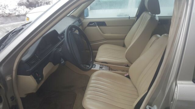 1989 Mercedes-Benz 300-Series E class - photo 7