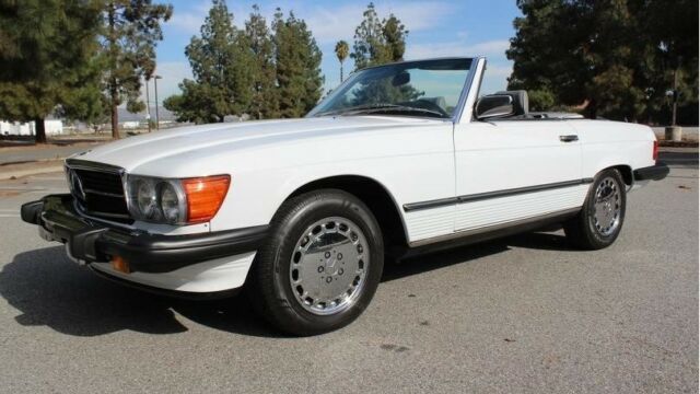 1989 Mercedes-Benz SL560 -FINAL YEAR ICONIC ROADSTER/CONVERTIBLE-ARIZONA VE - photo 2