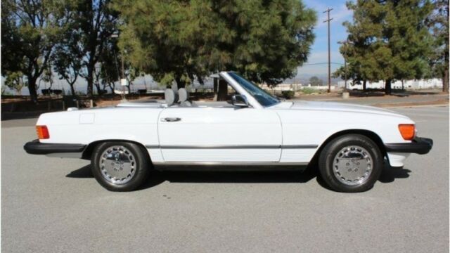 1989 Mercedes-Benz SL560 -FINAL YEAR ICONIC ROADSTER/CONVERTIBLE-ARIZONA VE - photo 3
