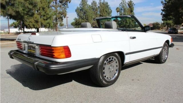 1989 Mercedes-Benz SL560 -FINAL YEAR ICONIC ROADSTER/CONVERTIBLE-ARIZONA VE - photo 5