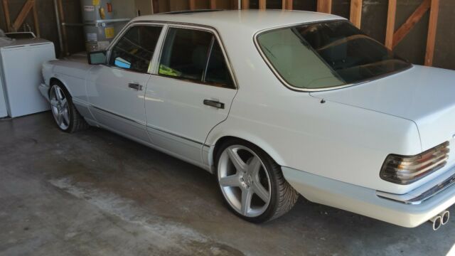 1989 Mercedes-Benz W126 300SE 3.0 6 Cylinder 1989 Mercedes-Benz S-Class