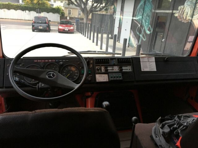 1980 Mercedes-Benz U1300L - photo 8