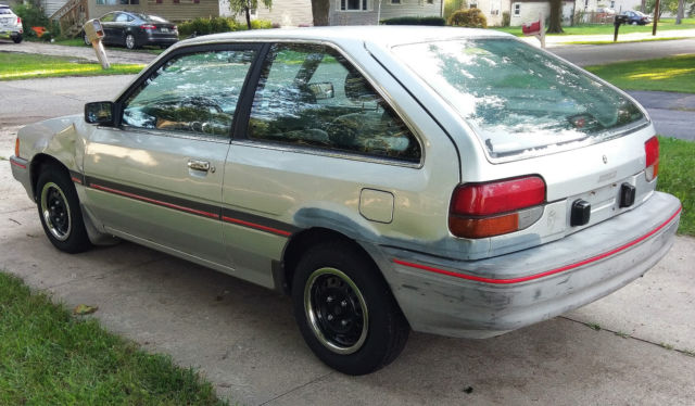 1989 Mercury Tracer Base Hatchback 2-Door - photo 11