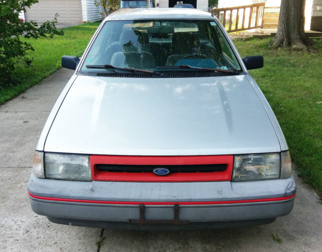 1989 Mercury Tracer Base Hatchback 2-Door - photo 6