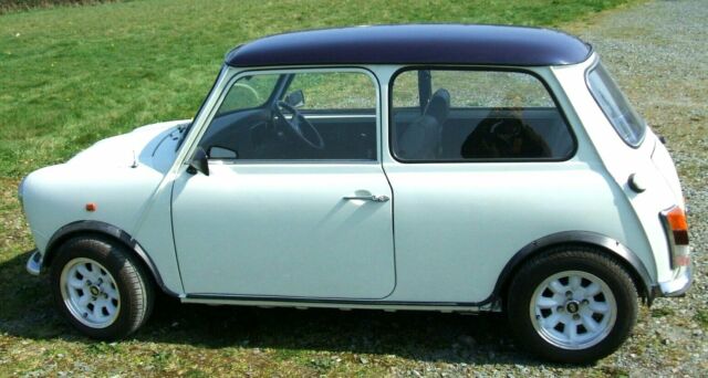 1989 MINI AUTOMATIC 19000 MILES ONLY FROM NEW DOCUMENTED 1989 Mini Classic Mini