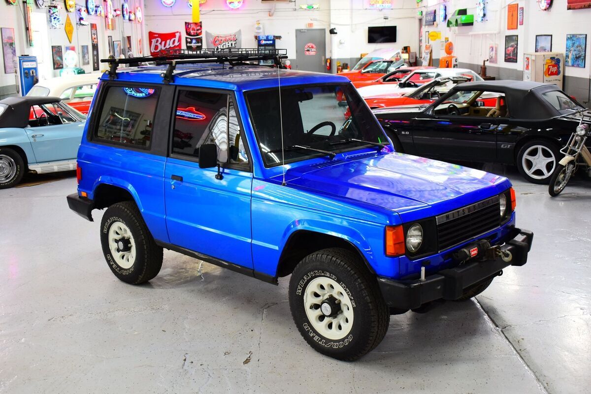 1989 Mitsubishi Montero - photo 2