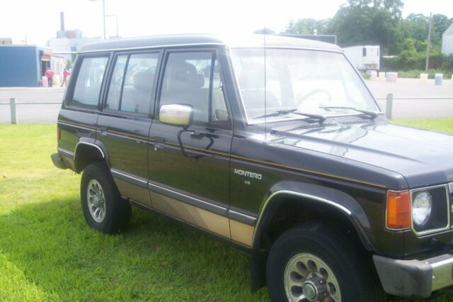 1989 Mitsubishi Montero LS 4 door - photo 5