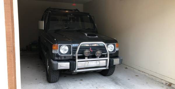 1989 Mitsubishi Montero Silver - photo 2