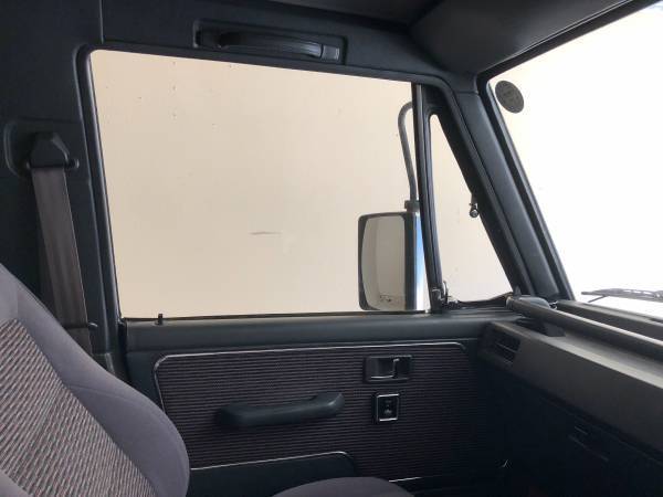 1989 Mitsubishi Montero Silver - photo 5