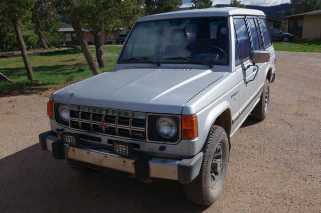 1989 Mitsubishi Montero V6, 4x4, Great for Off-roading, Runs Great, No Reserve! 1989 Mitsubishi Montero