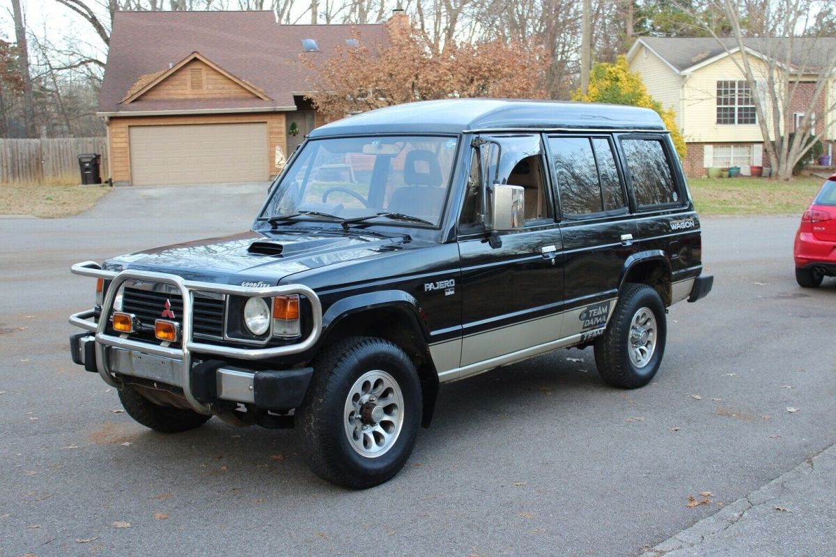 1989 Mitsubishi Pajero -- Imported -- Turbo Diesel 1989 Mitsubishi Montero