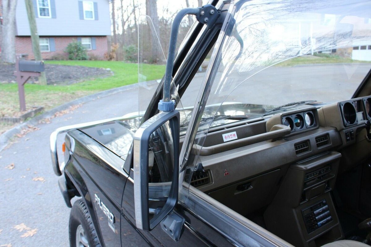 1989 Mitsubishi Montero - photo 10