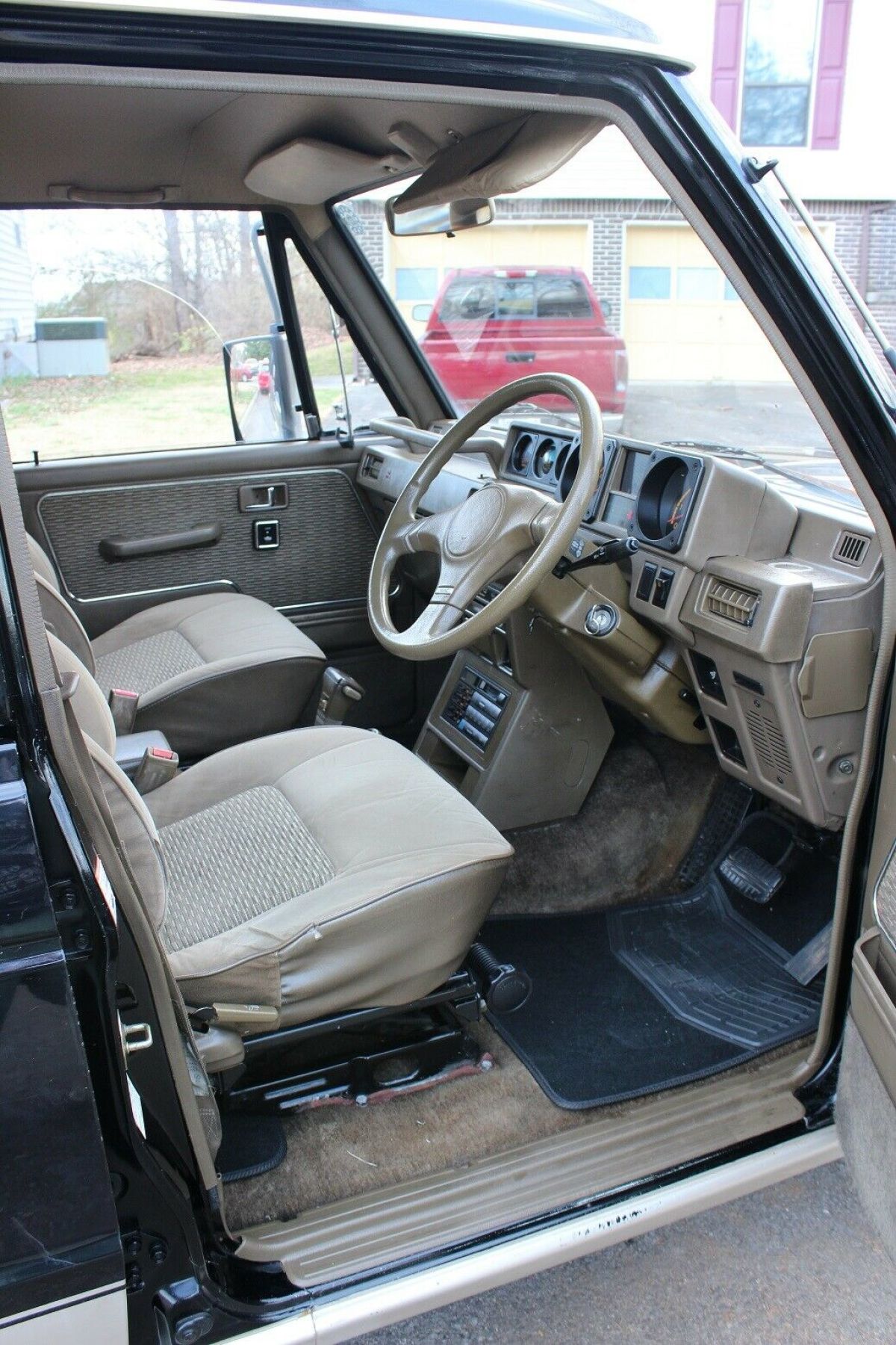 1989 Mitsubishi Montero - photo 13