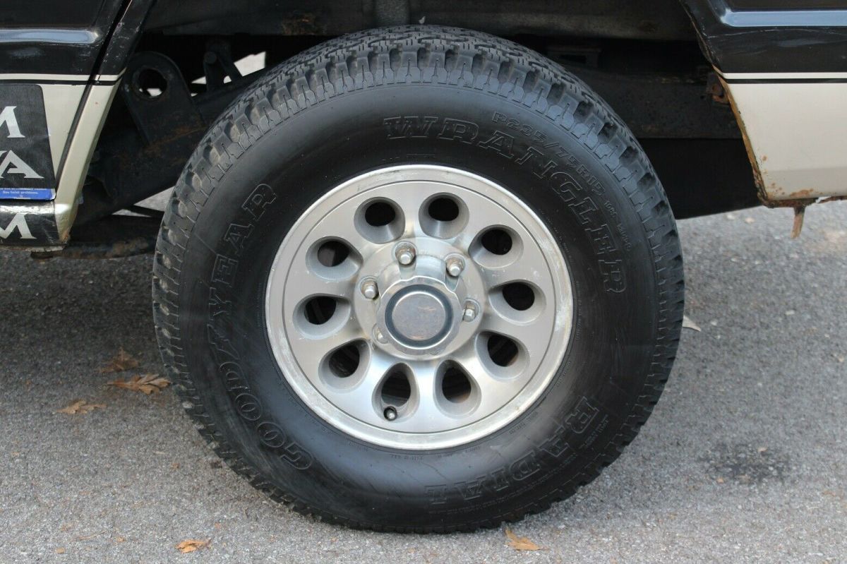 1989 Mitsubishi Montero - photo 9